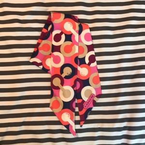 Coach op art c resort pony scarf